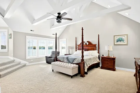 820 Peninsula Drive Wauconda IL 60084