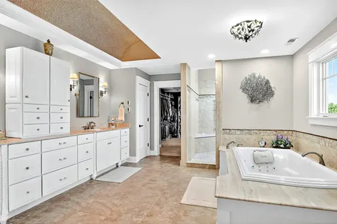 820 Peninsula Drive Wauconda IL 60084