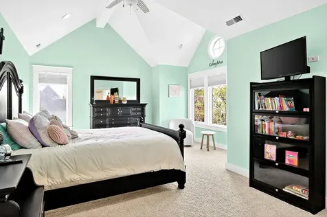 820 Peninsula Drive Wauconda IL 60084