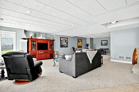 820 Peninsula Drive Wauconda IL 60084