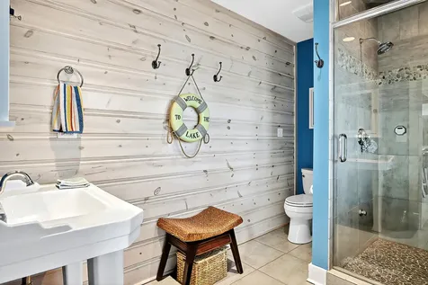 820 Peninsula Drive Wauconda IL 60084