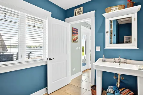 820 Peninsula Drive Wauconda IL 60084