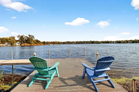 820 Peninsula Drive Wauconda IL 60084