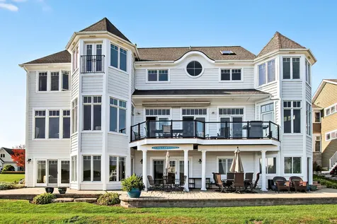 820 Peninsula Drive Wauconda IL 60084
