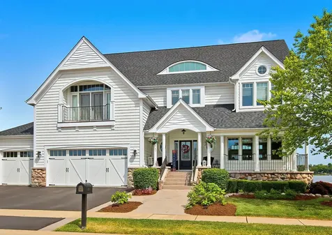820 Peninsula Drive Wauconda IL 60084