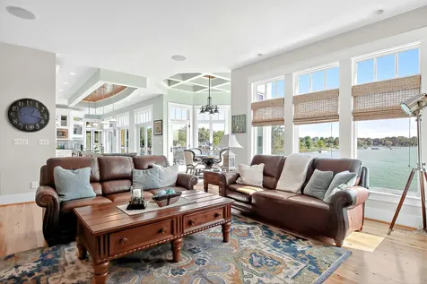 820 Peninsula Drive Wauconda IL 60084