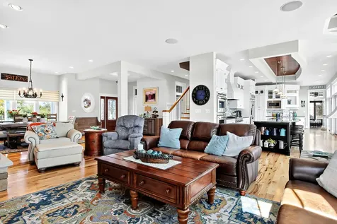 820 Peninsula Drive Wauconda IL 60084