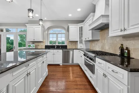 39W696 Henry David Thoreau Place St. Charles IL 60175