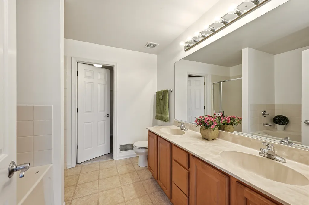 2320 Hudson Circle Aurora IL 60502