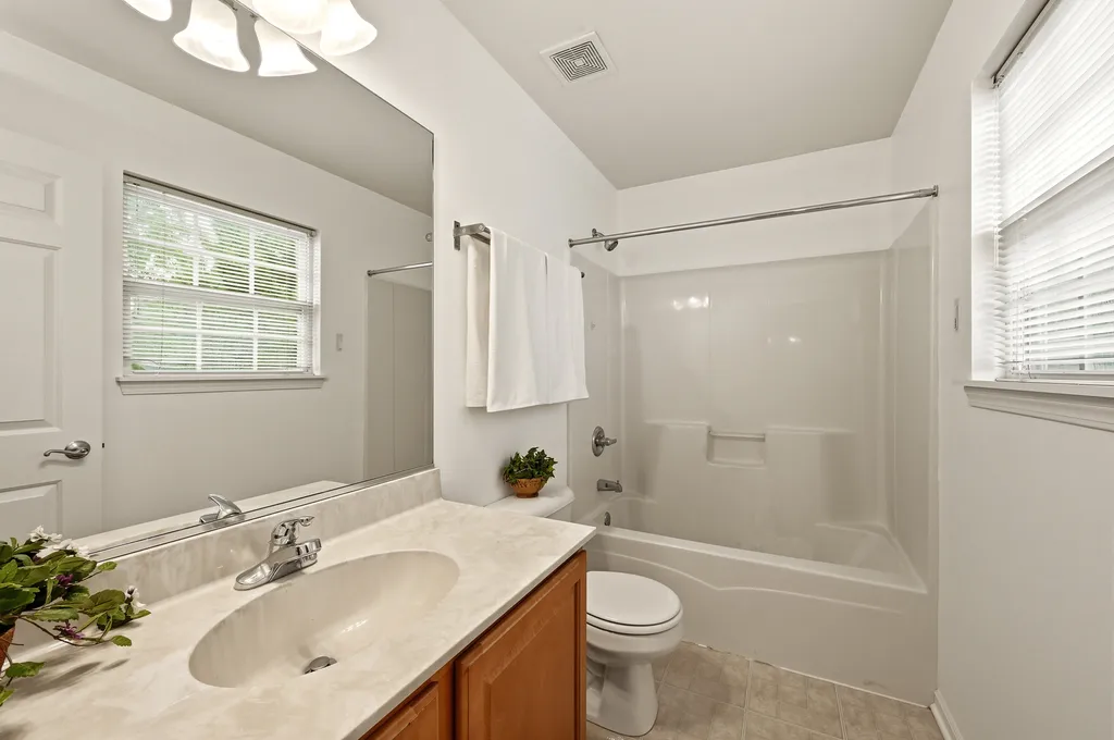 2320 Hudson Circle Aurora IL 60502