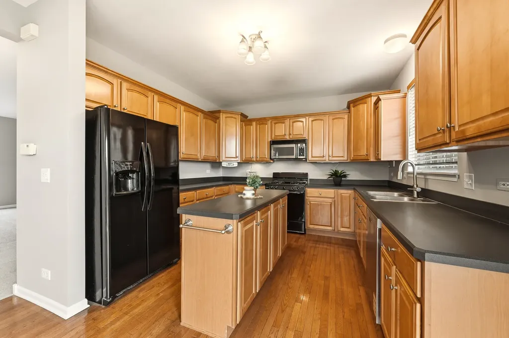 2320 Hudson Circle Aurora IL 60502