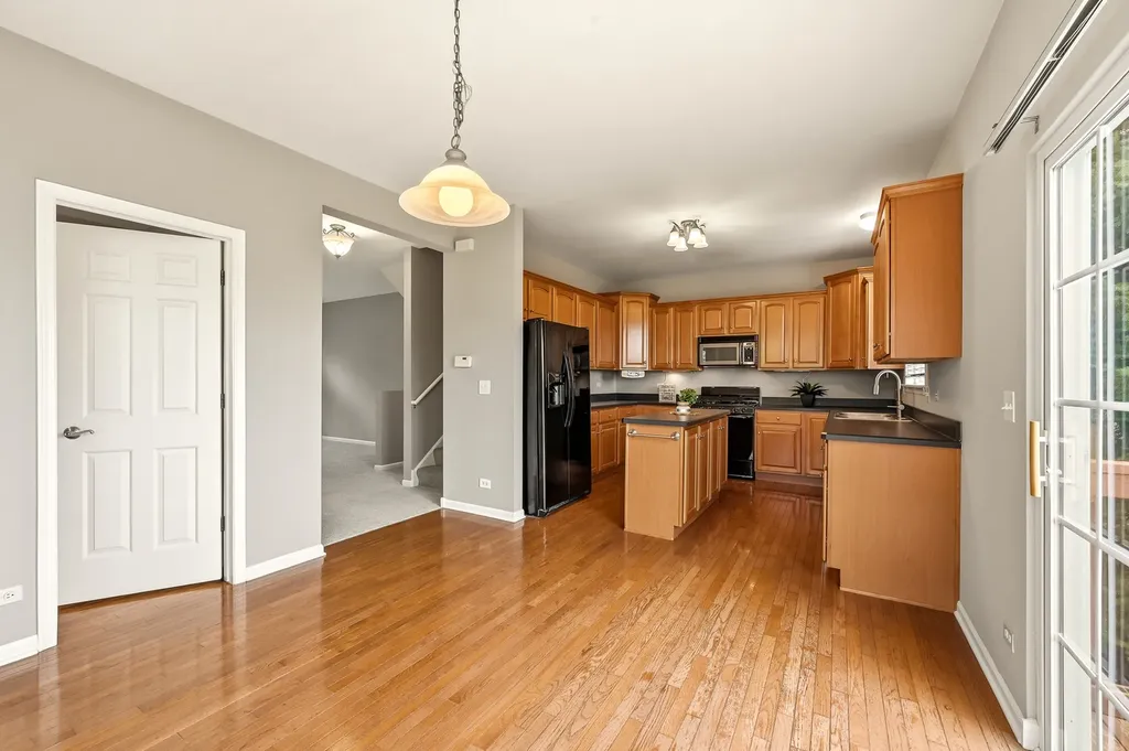 2320 Hudson Circle Aurora IL 60502