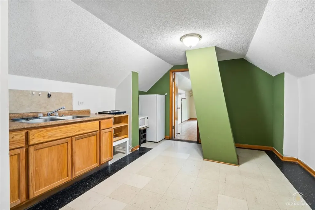3645 South Wood Street Chicago IL 60609