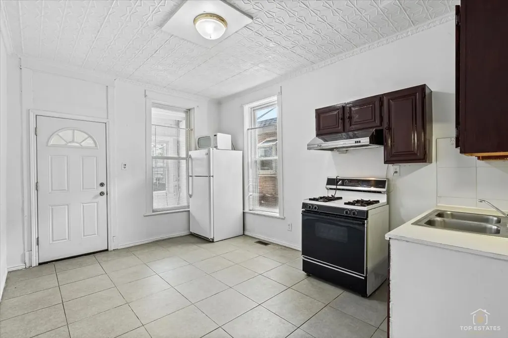 3645 South Wood Street Chicago IL 60609