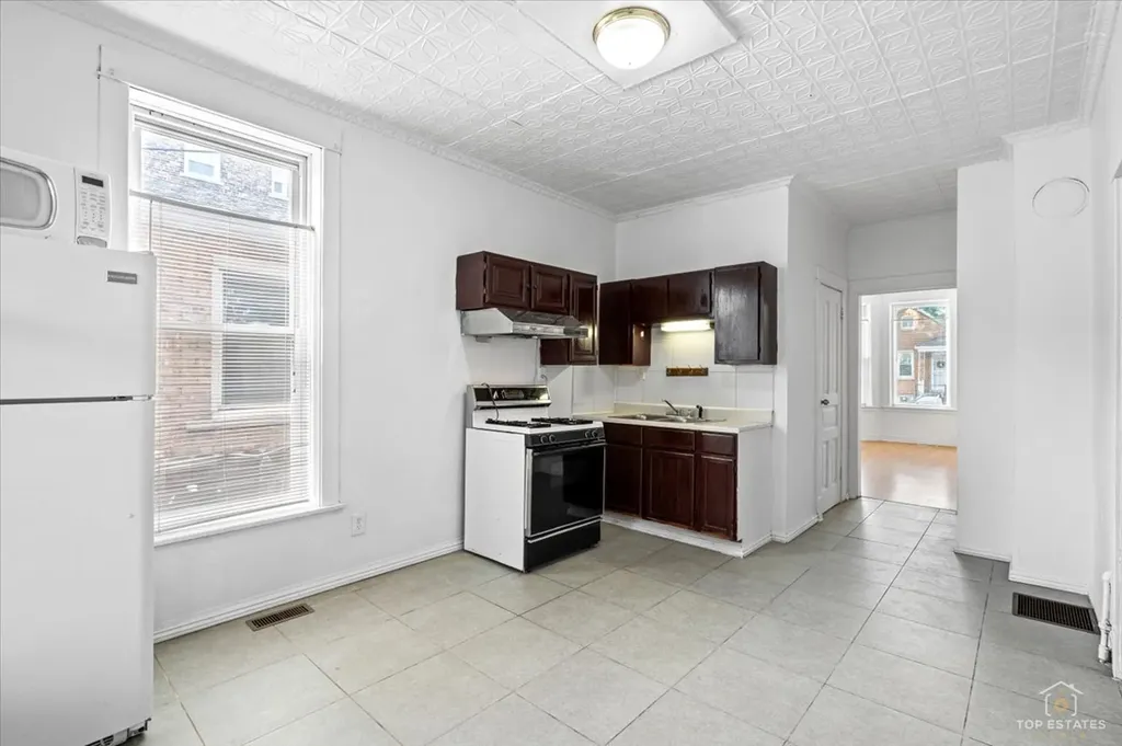 3645 South Wood Street Chicago IL 60609