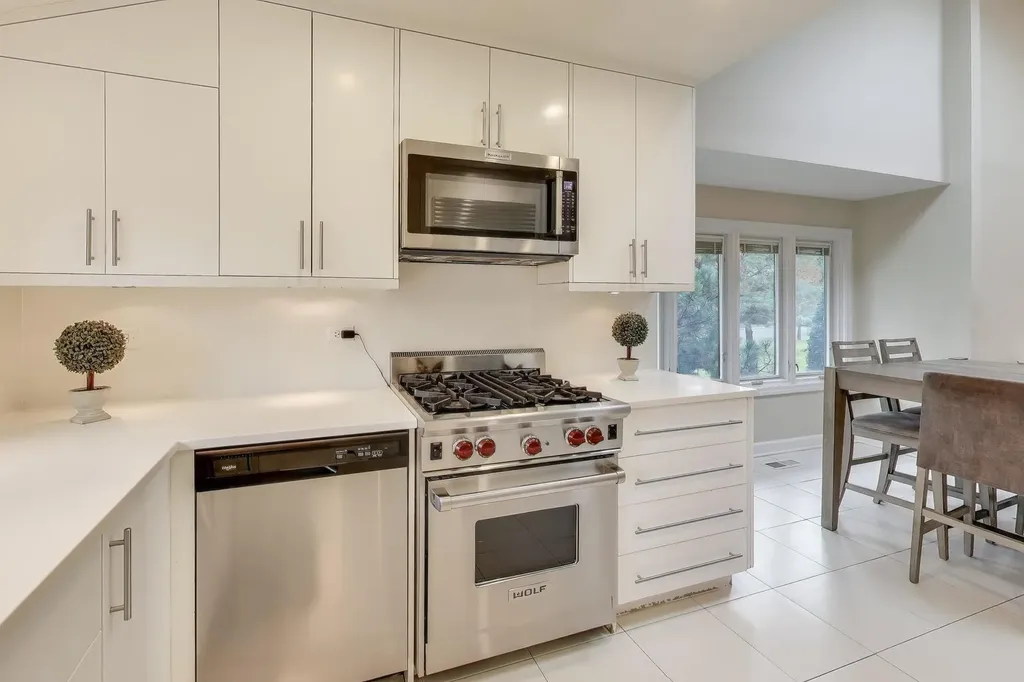 211 Briarwood Pass Oak Brook IL 60523