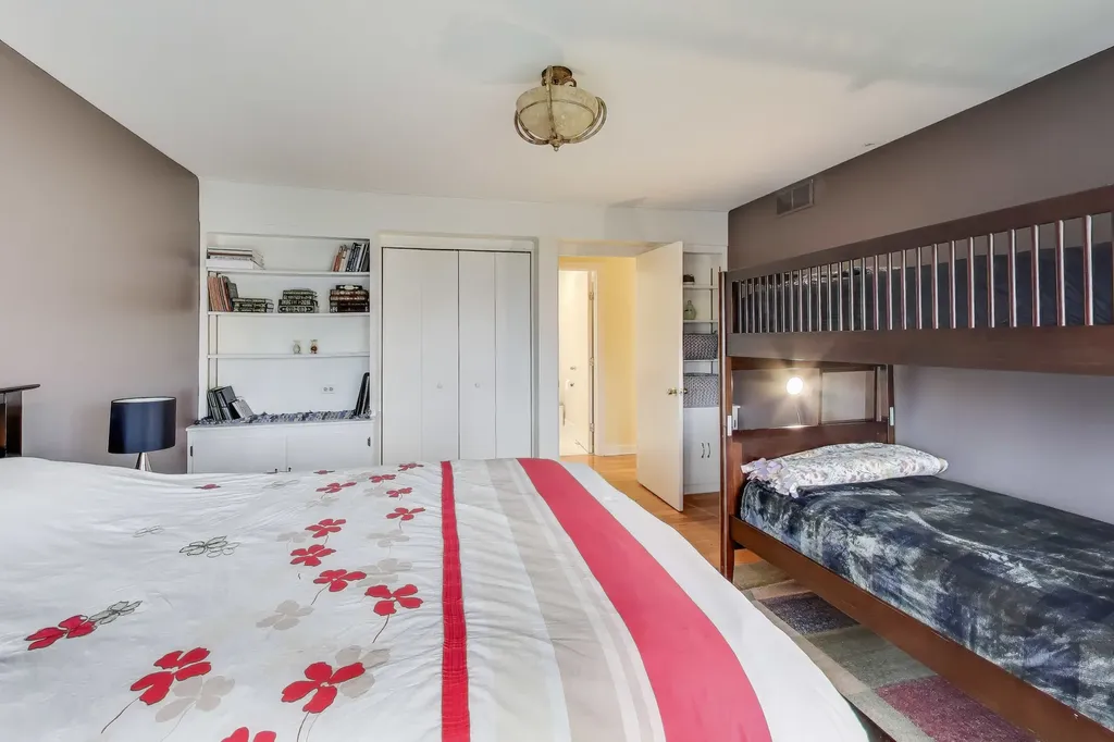 211 Briarwood Pass Oak Brook IL 60523