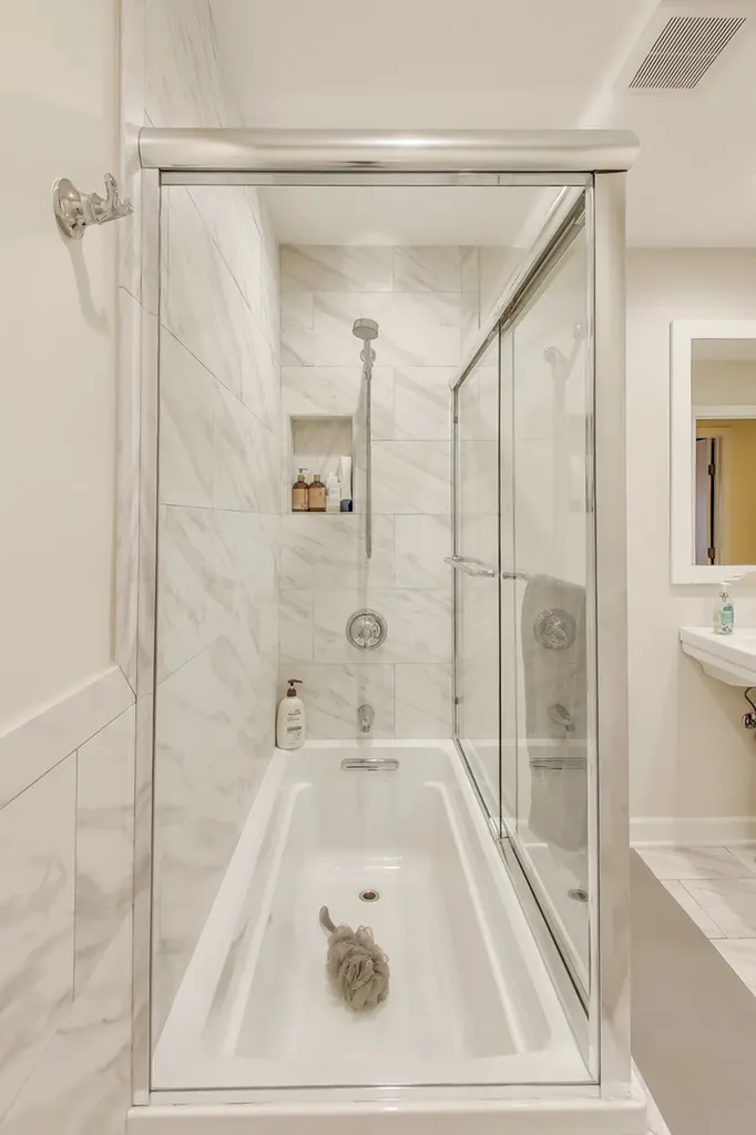 211 Briarwood Pass Oak Brook IL 60523