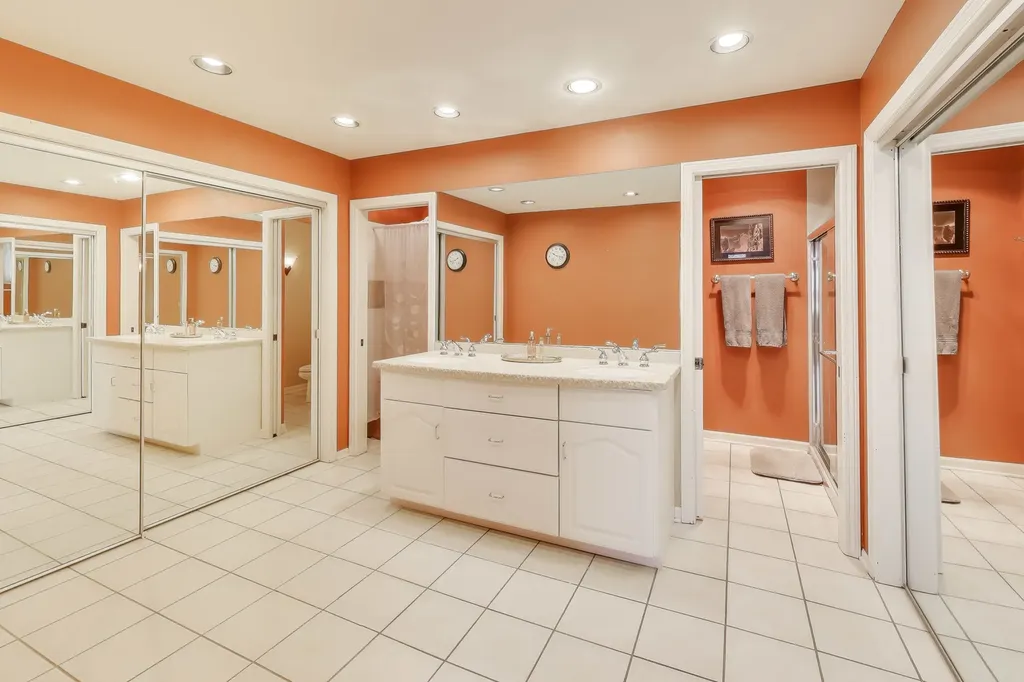 211 Briarwood Pass Oak Brook IL 60523