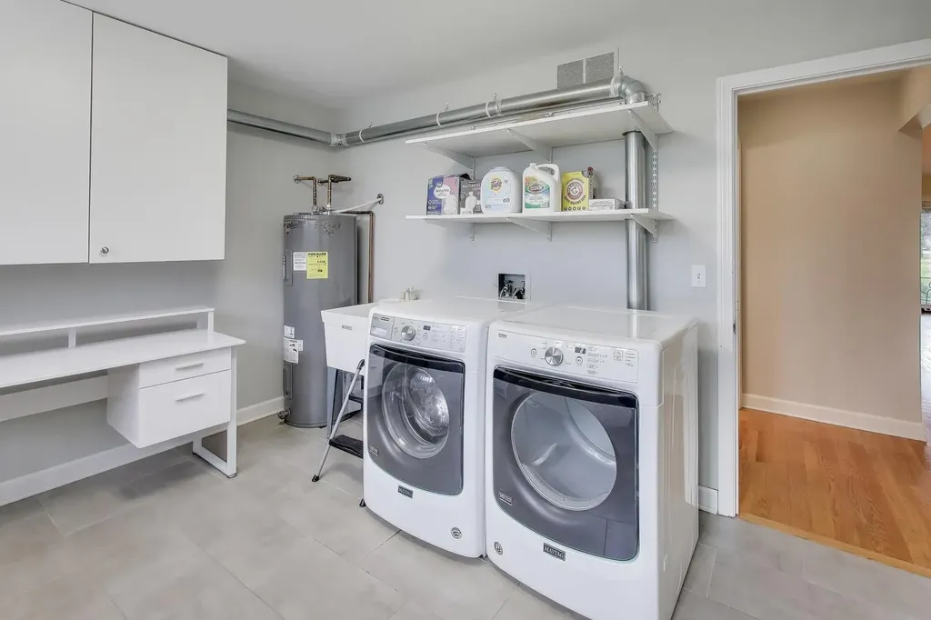 211 Briarwood Pass Oak Brook IL 60523