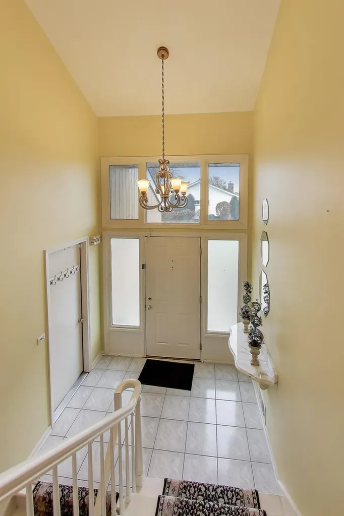 211 Briarwood Pass Oak Brook IL 60523