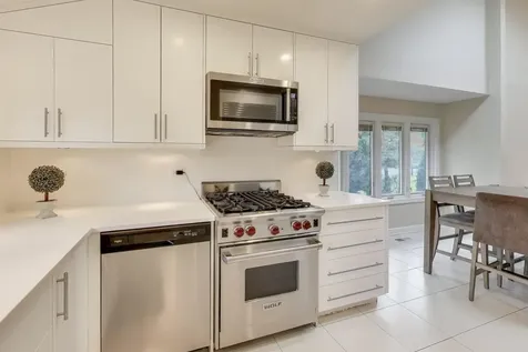 211 Briarwood Pass Oak Brook IL 60523