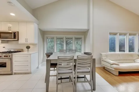 211 Briarwood Pass Oak Brook IL 60523