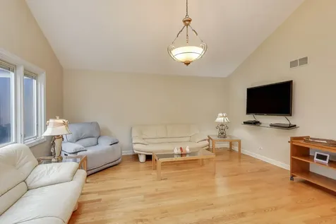 211 Briarwood Pass Oak Brook IL 60523
