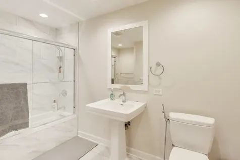 211 Briarwood Pass Oak Brook IL 60523
