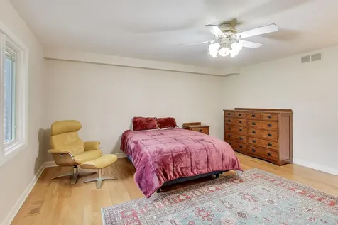211 Briarwood Pass Oak Brook IL 60523