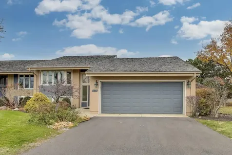 211 Briarwood Pass Oak Brook IL 60523