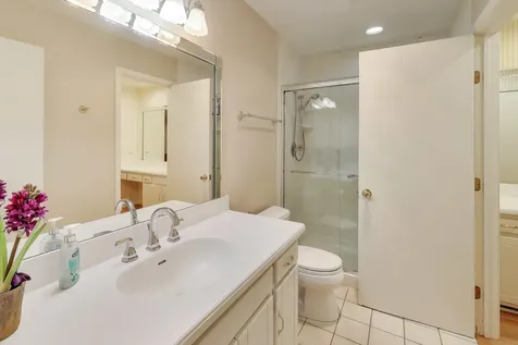 211 Briarwood Pass Oak Brook IL 60523
