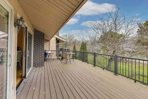 211 Briarwood Pass Oak Brook IL 60523