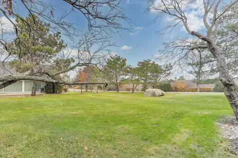 211 Briarwood Pass Oak Brook IL 60523