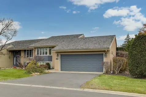211 Briarwood Pass Oak Brook IL 60523