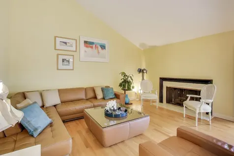 211 Briarwood Pass Oak Brook IL 60523