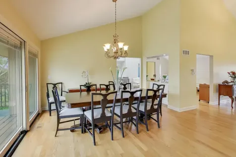 211 Briarwood Pass Oak Brook IL 60523