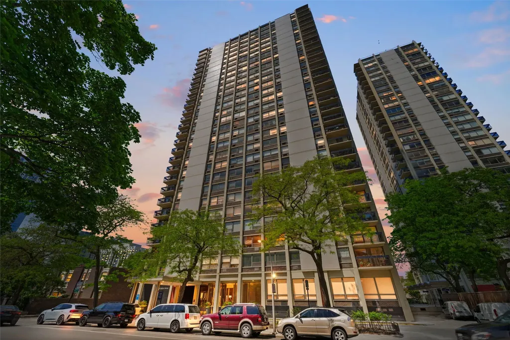 1355 North Sandburg Terrace Chicago IL 60610