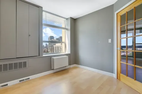 1355 North Sandburg Terrace Chicago IL 60610