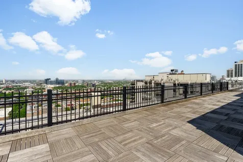 1355 North Sandburg Terrace Chicago IL 60610
