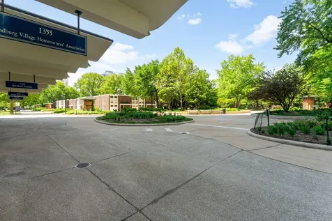1355 North Sandburg Terrace Chicago IL 60610