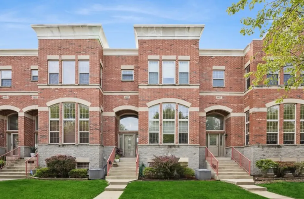 6635 West 64th Place Chicago IL 60638