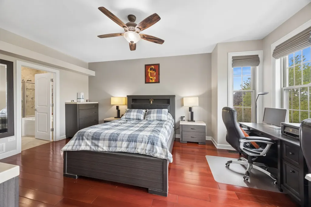 6635 West 64th Place Chicago IL 60638