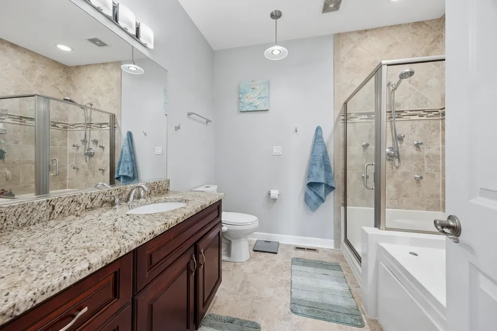6635 West 64th Place Chicago IL 60638
