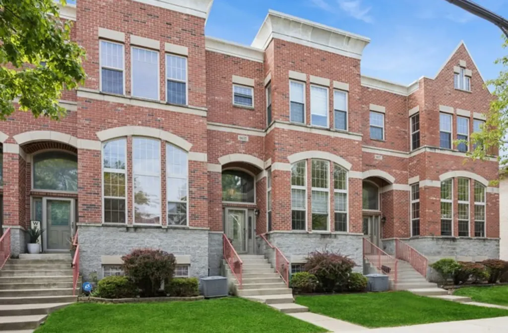 6635 West 64th Place Chicago IL 60638