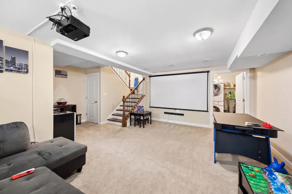 6635 West 64th Place Chicago IL 60638