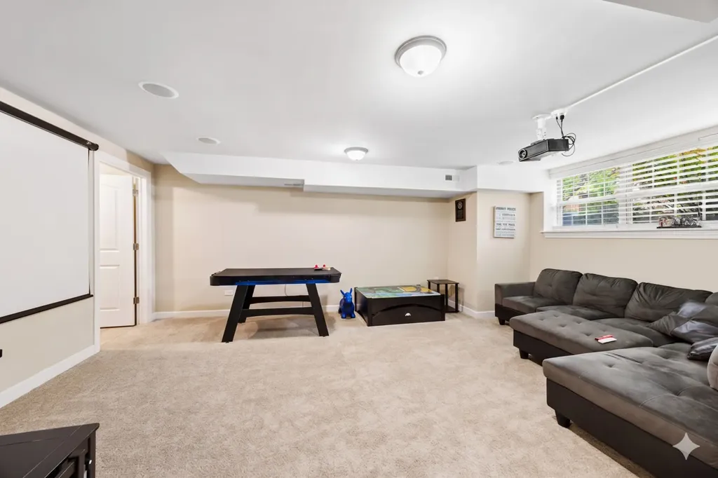 6635 West 64th Place Chicago IL 60638