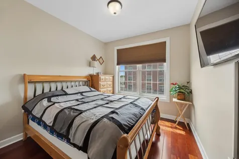 6635 West 64th Place Chicago IL 60638