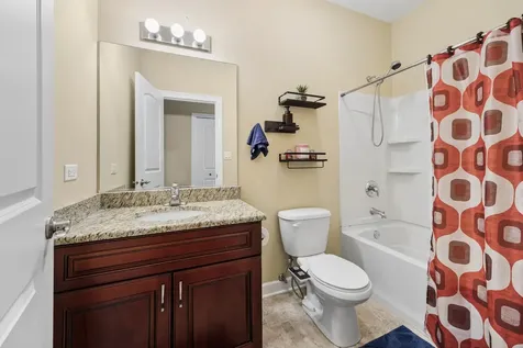 6635 West 64th Place Chicago IL 60638