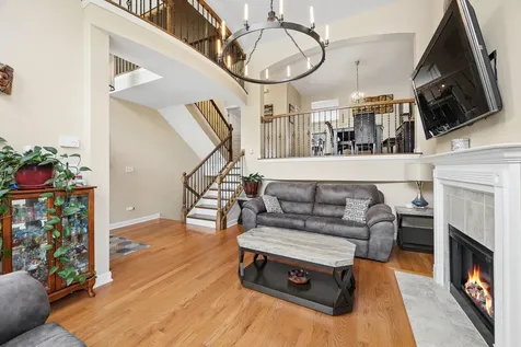 6635 West 64th Place Chicago IL 60638